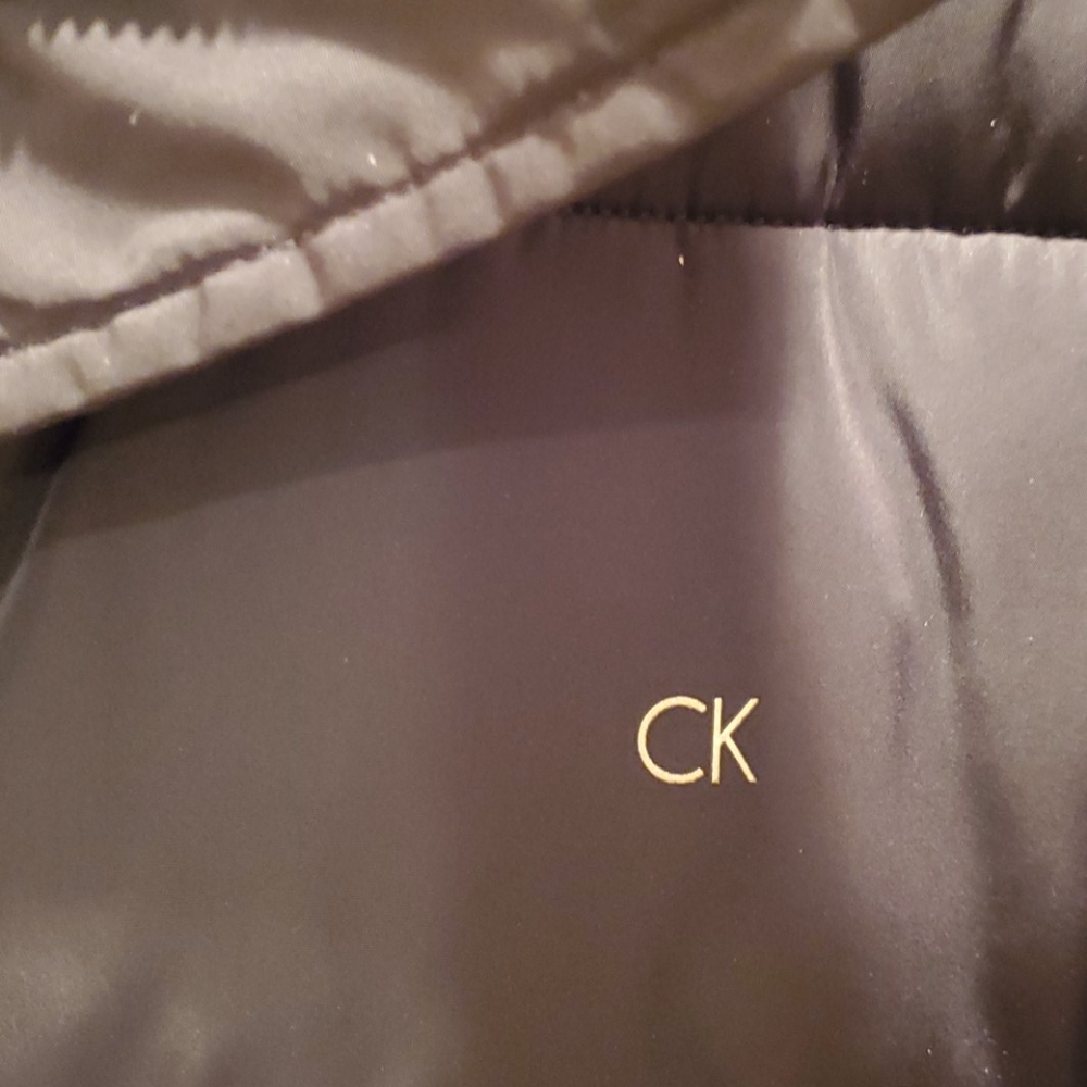Calvin Klein - Picture 2 of 6